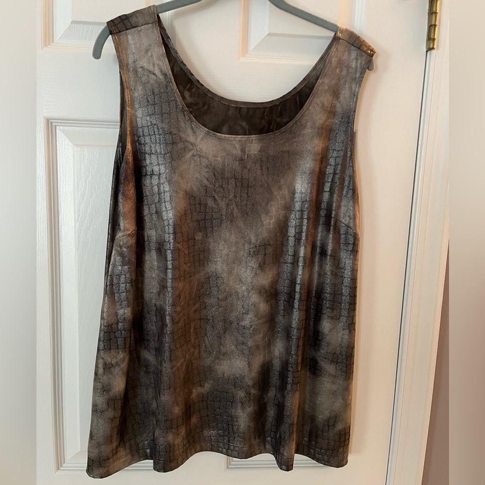 Chicos ladies top. Chicos size 3 (XL)